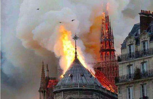 巴黎圣母院的大火带走了将近千年的文化